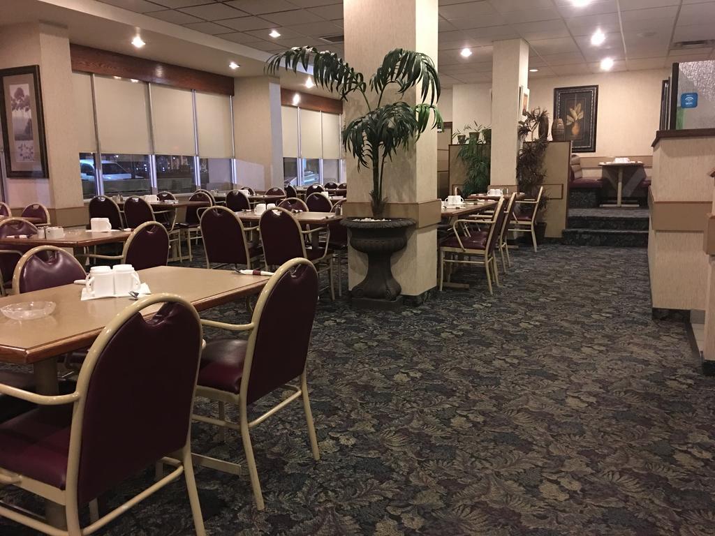 St. Albert Inn & Suites Saint Albert Extérieur photo